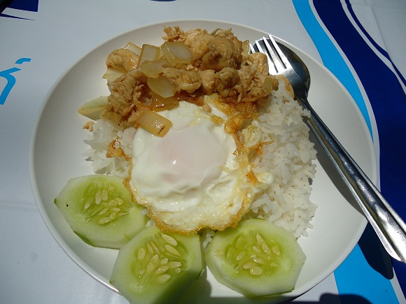 Тайское блюдо - свинина с лучком и грибами обжаренная в соусе