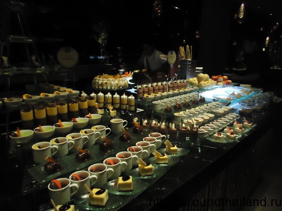 Десерты в ресторане Edge Десерты в ресторане Edge