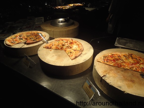 Итальянская пицца в ресторане Edge Итальянская пицца в ресторане Edge