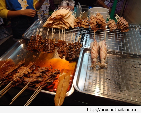 Шашлычки на ночном рынке в Хуа Хине