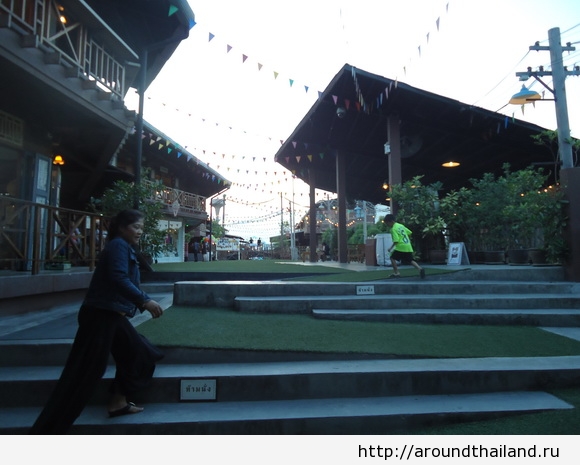 Деревянный рынок Plearnwan