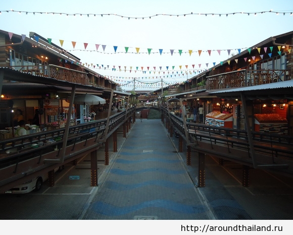 Деревянный рынок в Хуа Хине