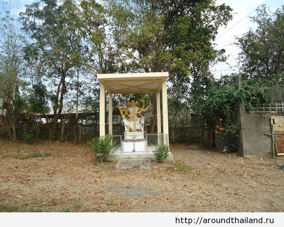 Территория старого храма