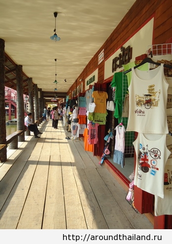 Футболки на рынке Хуа Хина Футболки на рынке Хуа Хина