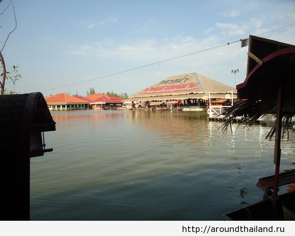 Плавучий рынок в Хуа Хине Плавучий рынок в Хуа Хине