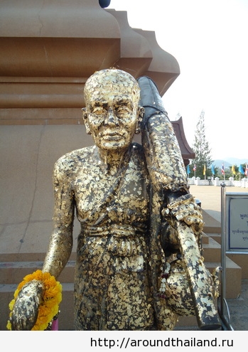 Храм Wat Huay Mongkol Храм Wat Huay Mongkol