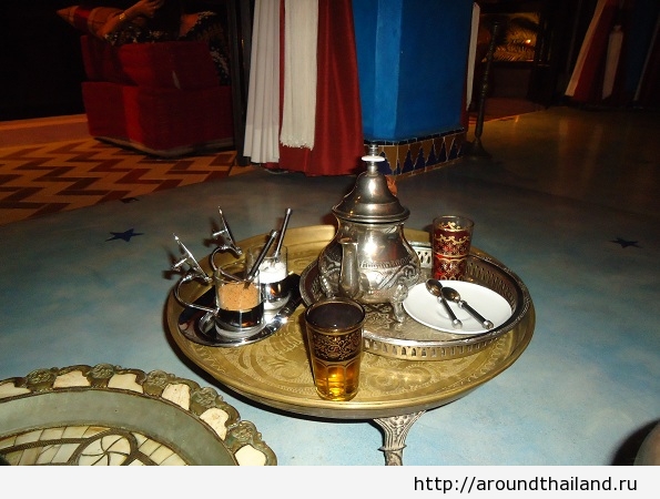 Чай с мятой в марокканском стиле