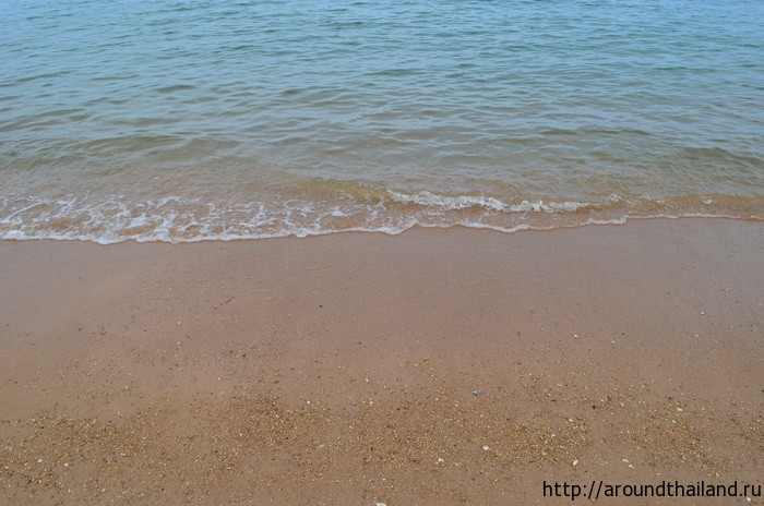 Залив возле отеля Coral Cove Resort Залив возле отеля Coral Cove Resort