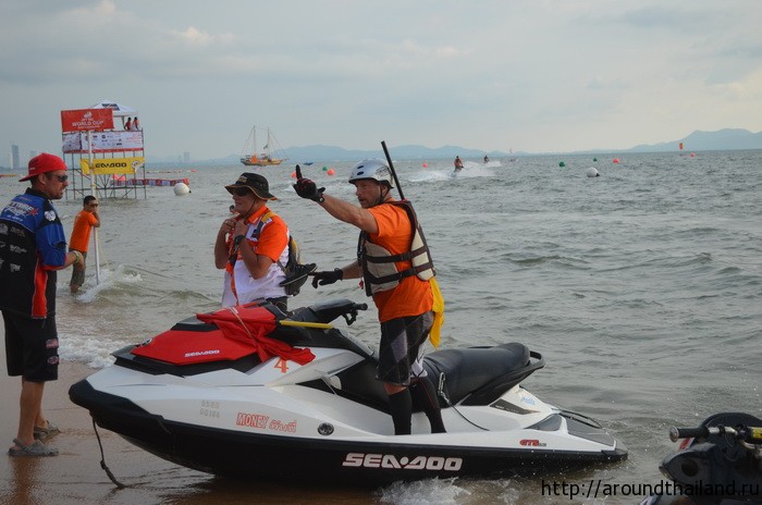 Режиссер делал видео на воде