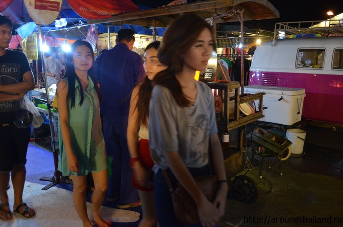 Walking Street в Bang Saen