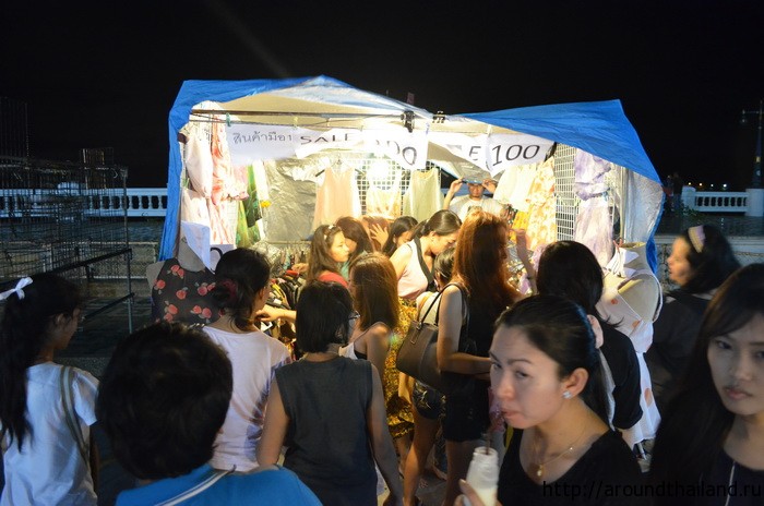 Распродажа на рынке