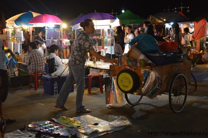 Торговец приехал на своей телеге