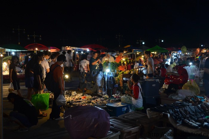 Рынок в Bang Saen