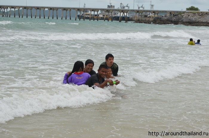 Купающиеся тайцы