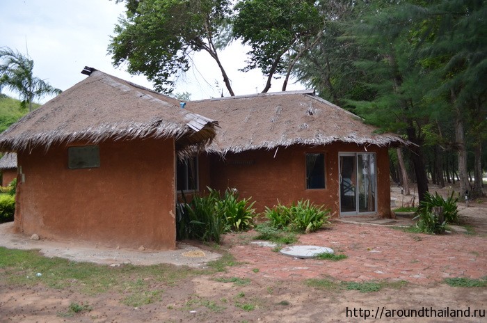 Бунгало у моря на пляже Хат Нанг Рам