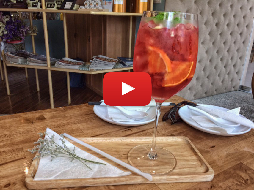 Кафе Common Room Stylish Cafe в Сираче, Таиланд