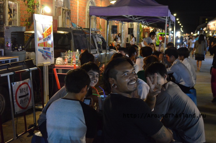 Ночной рынок Поезд Ночной рынок Поезд