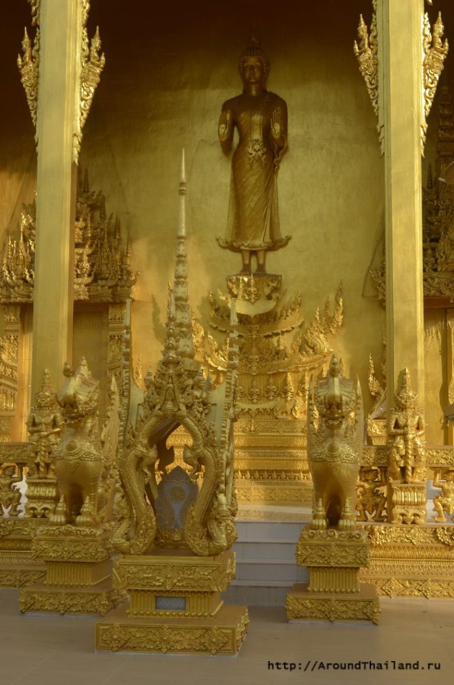 Золотой храм Wat Pak Nam Золотой храм Wat Pak Nam
