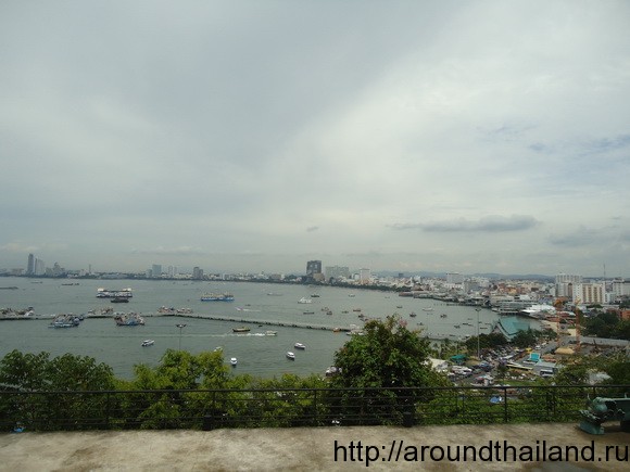 Вот я и на почти самой вершине, возле слов Pattaya