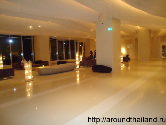 Ресепшн отеля Hilton  на 14 этаже