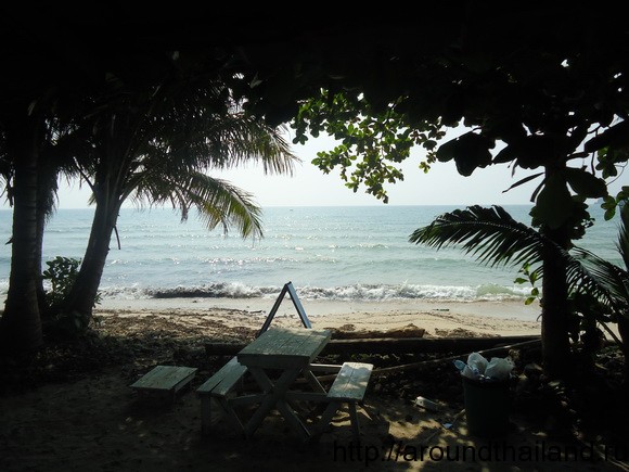Бунгало у моря за 290 бат Siam Hut на пляже Lonely beach