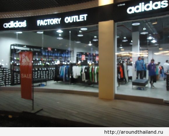 Магазин Adidas в Паттайе в ТЦ Авеню