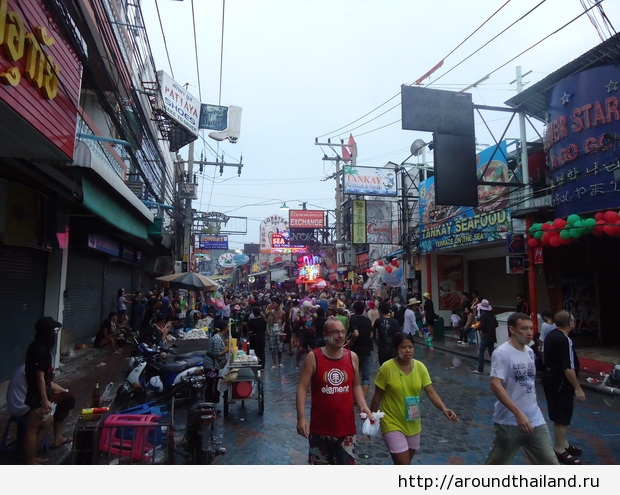 Walking Street в Паттайе в СонгКран