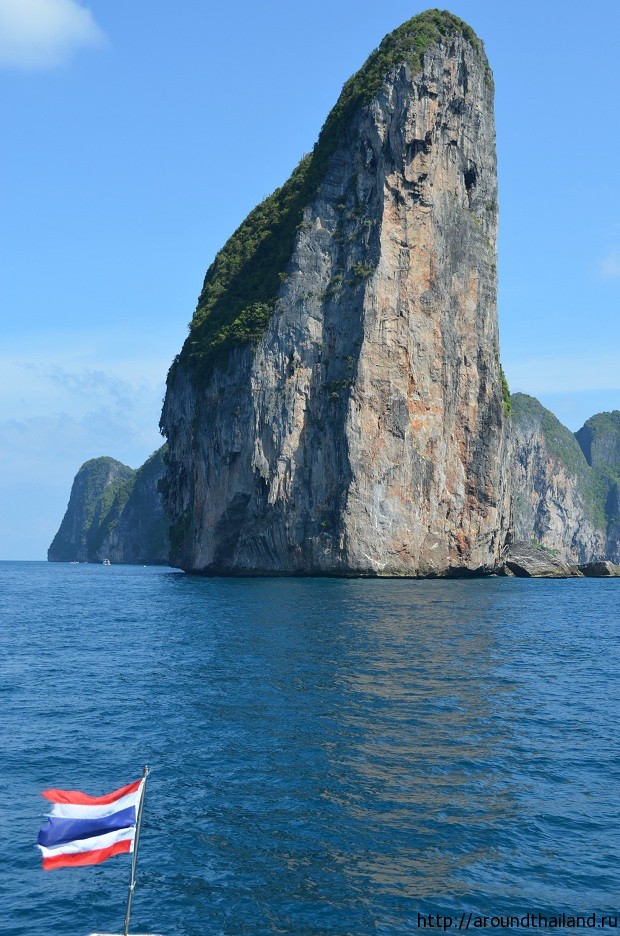 Пи-Пи лей, вид с моря
