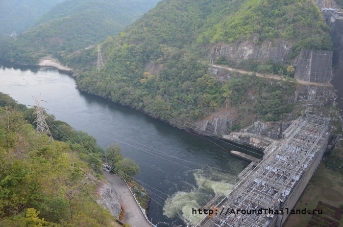 Дамба Пумипон (Bhumibol Dam) – одна из самых больших в Азии