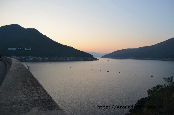 Дамба Пумипон (Bhumibol Dam) – одна из самых больших в Азии
